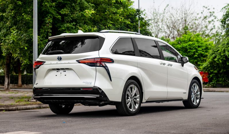 Toyota Sienna Platium 2.5 Hybrid 2024 full