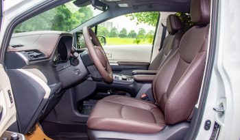 Toyota Sienna Platium 2.5 Hybrid 2024 full