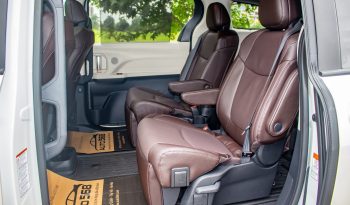 Toyota Sienna Platium 2.5 Hybrid 2024 full
