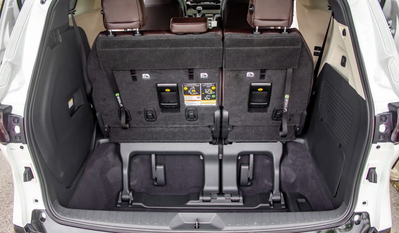Toyota Sienna Platium 2.5 Hybrid 2024 full