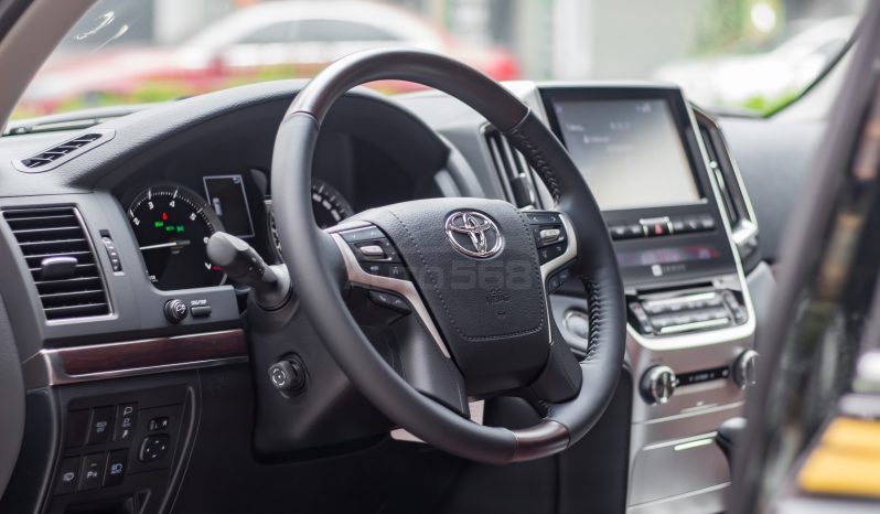 Toyota Land Cruiser VXS V8 5.7L 2021 full