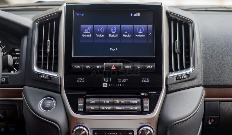 Toyota Land Cruiser VXS V8 5.7L 2021 full