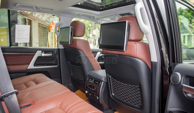 Toyota Land Cruiser VXS V8 5.7L 2021 full