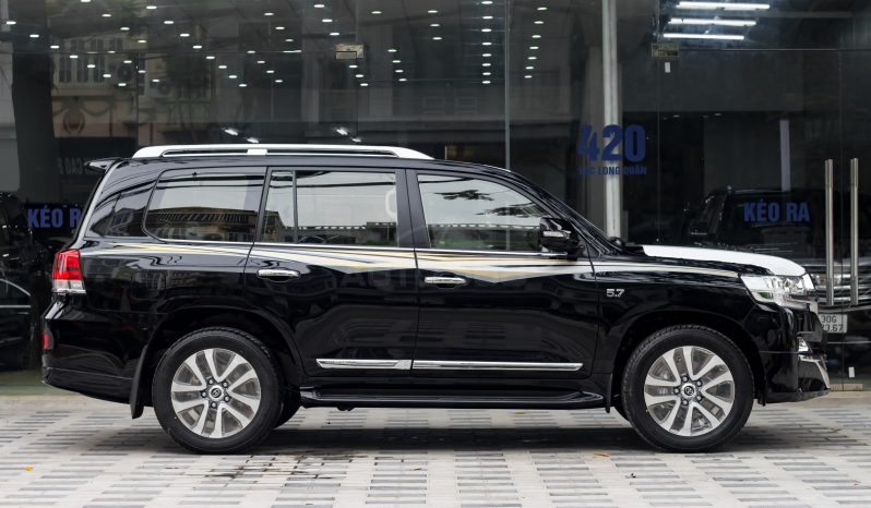 Toyota Land Cruiser VXS V8 5.7L 2021 full