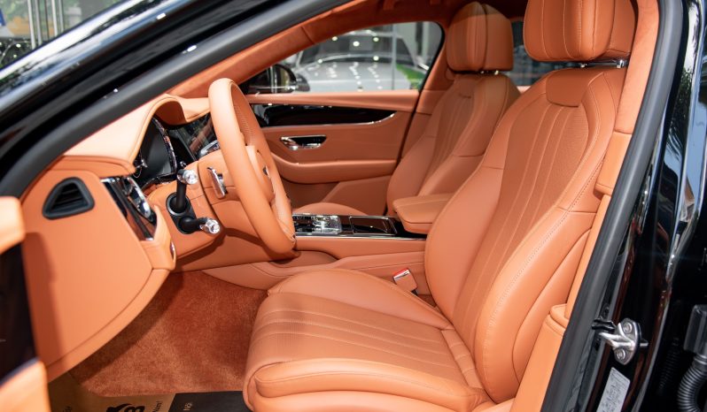 Bentley Flying Spur V8 2025 full