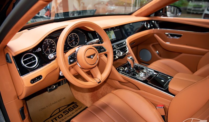 Bentley Flying Spur V8 2025 full