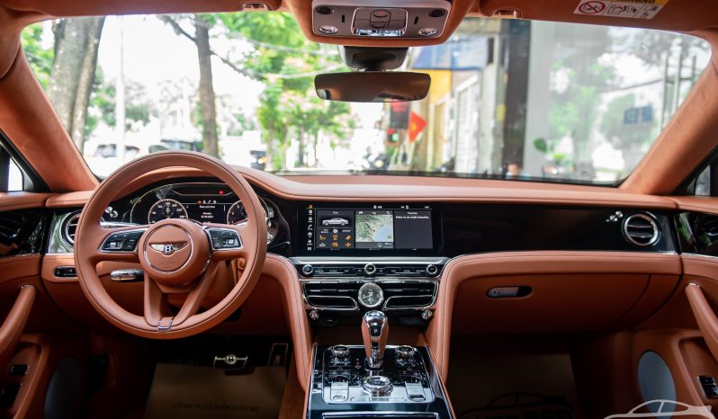 Bentley Flying Spur V8 2025 full