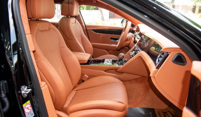 Bentley Flying Spur V8 2025 full