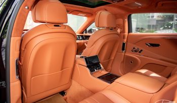 Bentley Flying Spur V8 2025 full