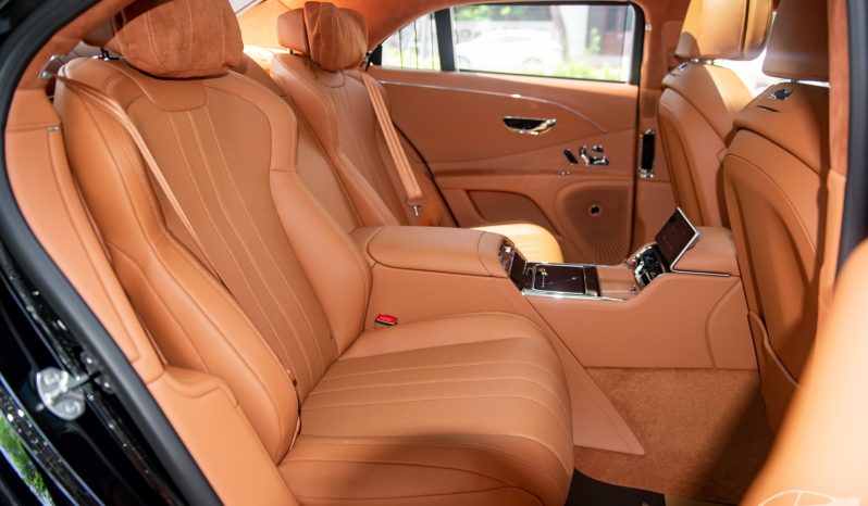 Bentley Flying Spur V8 2025 full