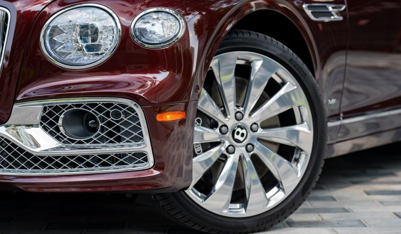 Bentley Flying Spur V8 First Edition 2025 full
