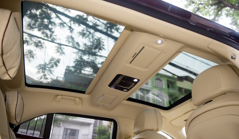 Bentley Flying Spur V8 First Edition 2025 full