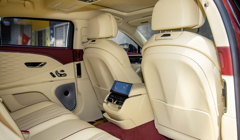 Bentley Flying Spur V8 First Edition 2025 full