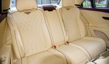 Bentley Flying Spur V8 First Edition 2025 full