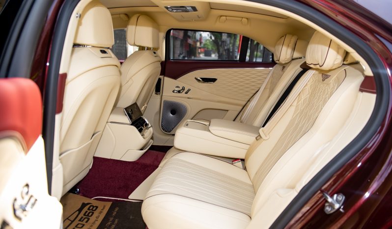 Bentley Flying Spur V8 First Edition 2025 full