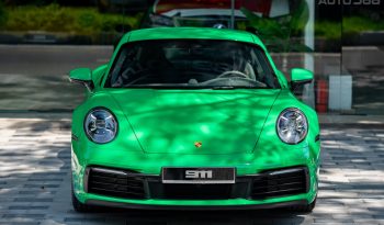 Porsche 911 Carrera Python Green 2024 full