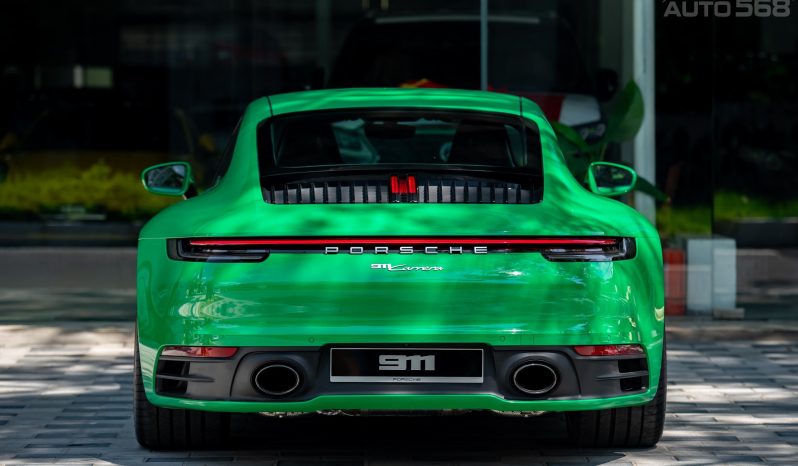 Porsche 911 Carrera Python Green 2024 full
