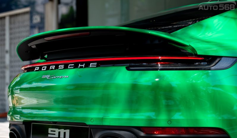 Porsche 911 Carrera Python Green 2024 full