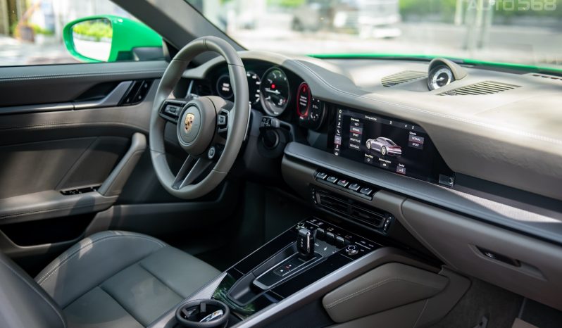 Porsche 911 Carrera Python Green 2024 full