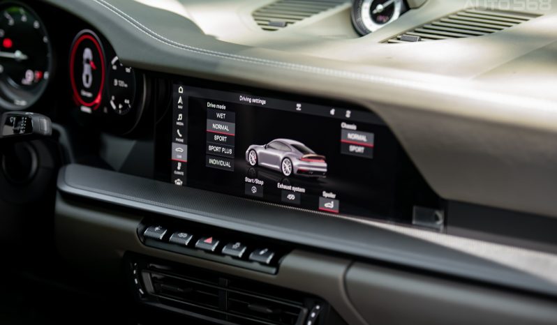 Porsche 911 Carrera Python Green 2024 full