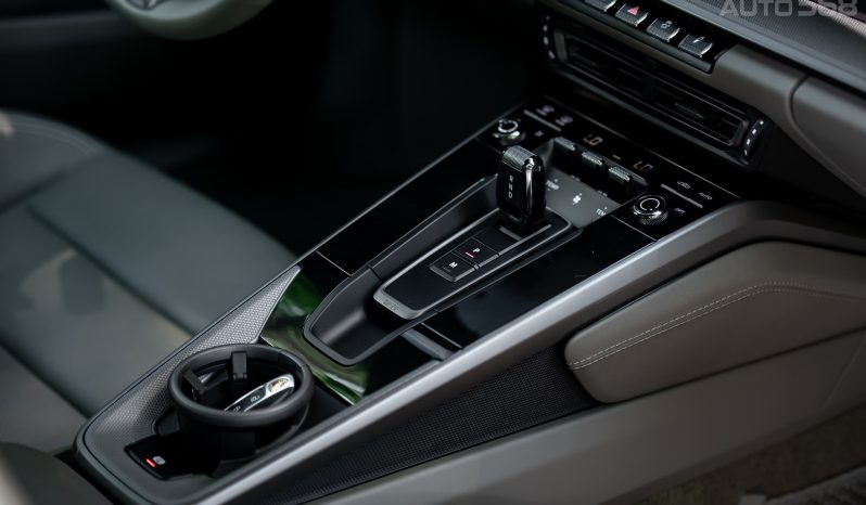 Porsche 911 Carrera Python Green 2024 full