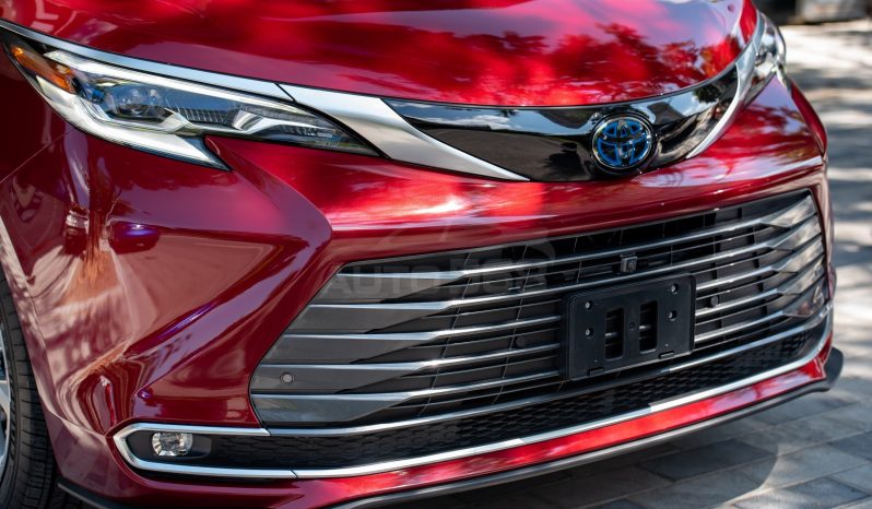 Toyota Sienna Platium 2.5 Hybrid 2024 full