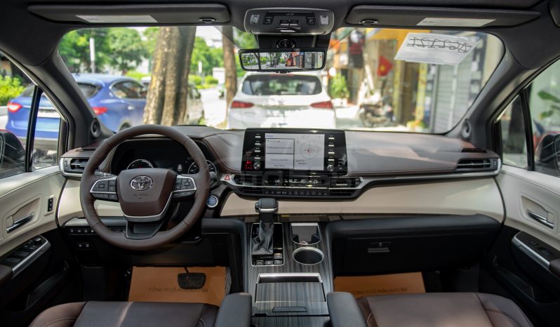 Toyota Sienna Platium 2.5 Hybrid 2024 full