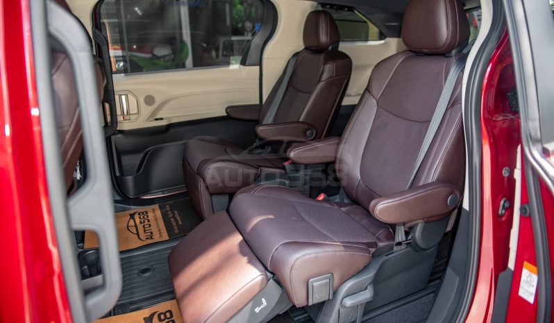 Toyota Sienna Platium 2.5 Hybrid 2024 full