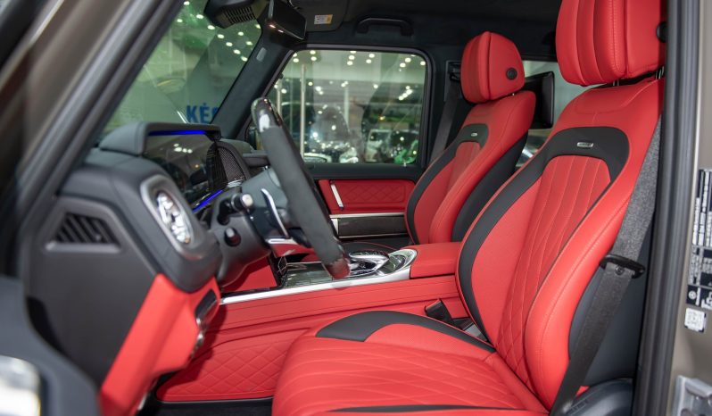 Mercedes G63 AMG Dark Olive Green Magno 2024 full