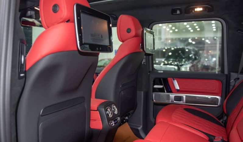 Mercedes G63 AMG Dark Olive Green Magno 2024 full