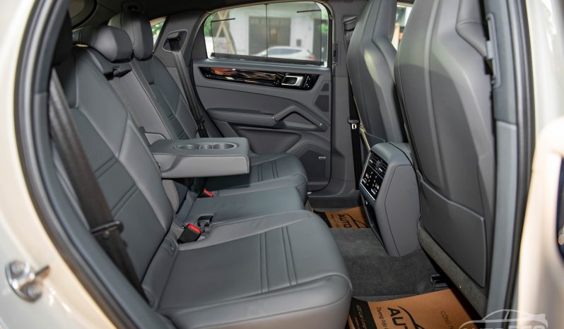 Porsche Cayenne Coupe 2022 full