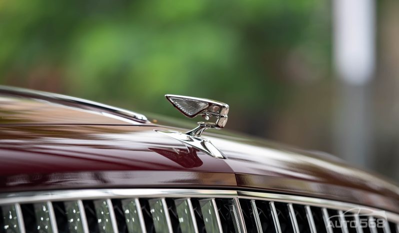 Bentley Flying Spur V8 First Edition 2024 full