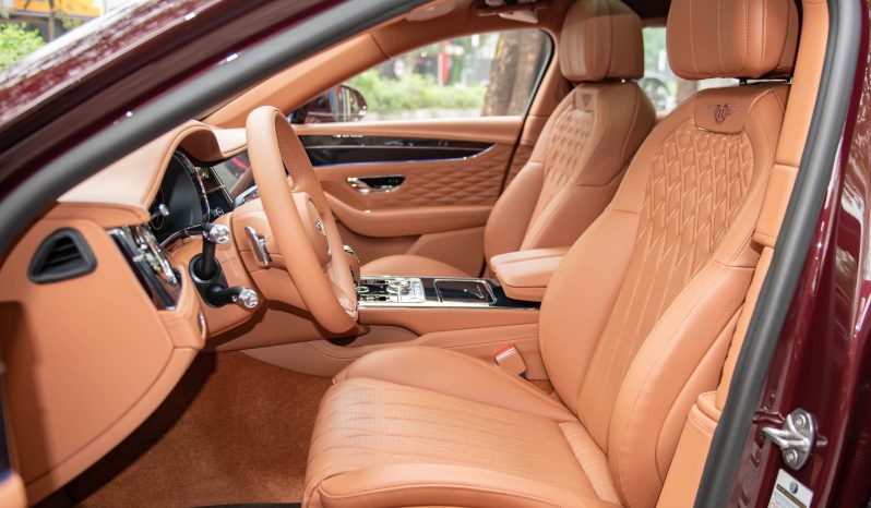 Bentley Flying Spur V8 First Edition 2024 full