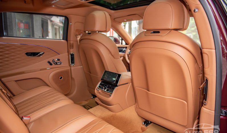 Bentley Flying Spur V8 First Edition 2024 full