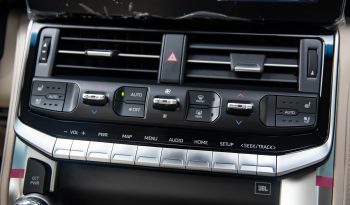 Toyota Land Cruiser 300 VXR 2024 full