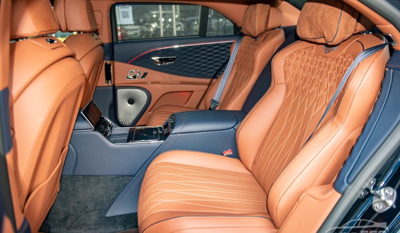 Bentley Flying Spur V8 First Edition 2024 full