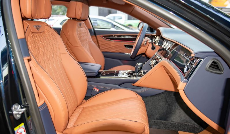 Bentley Flying Spur V8 First Edition 2024 full