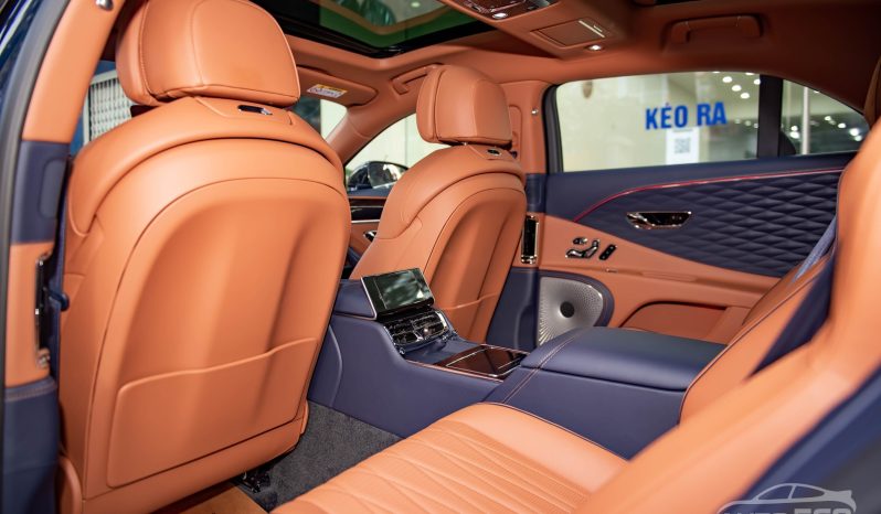 Bentley Flying Spur V8 First Edition 2024 full