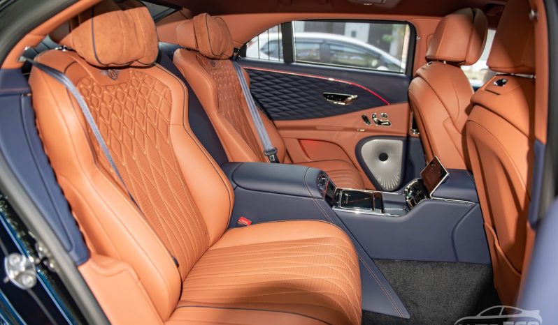 Bentley Flying Spur V8 First Edition 2024 full