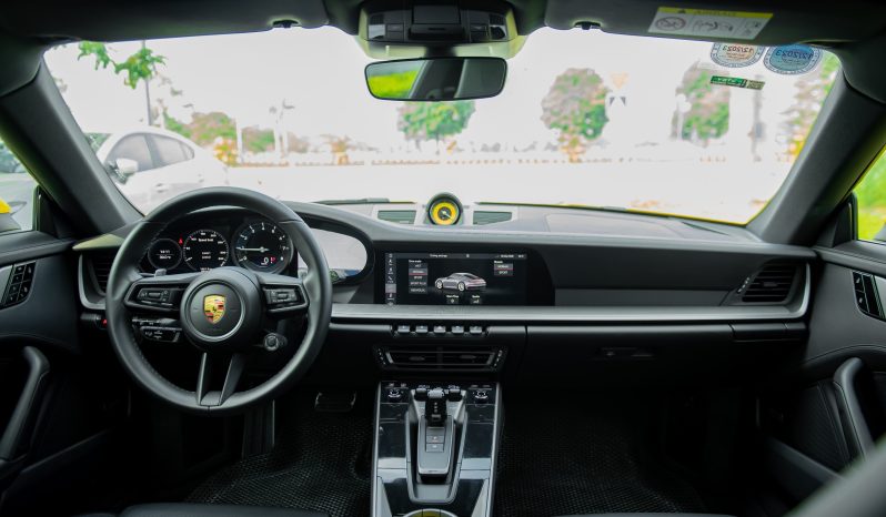 Porsche 911 Carrera 2021 full