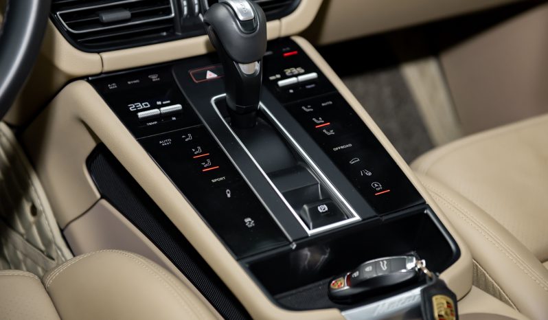 Porsche Macan 2022 full