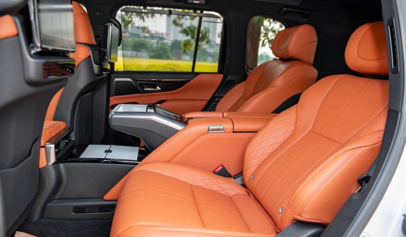 Lexus LX600 Ultra Luxury 2024 full