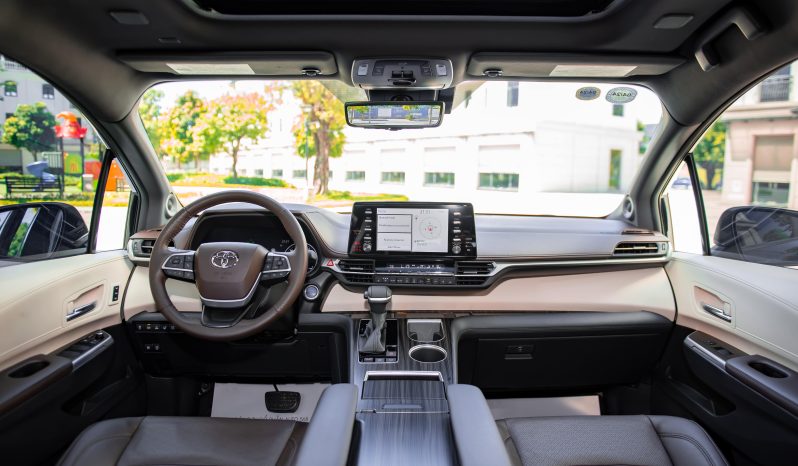 Toyota Sienna Platium 2.5 Hybrid 2021 full