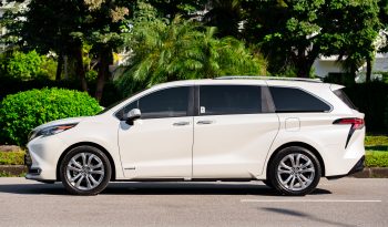 Toyota Sienna Platium 2.5 Hybrid 2021 full
