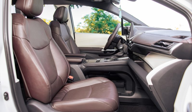 Toyota Sienna Platium 2.5 Hybrid 2021 full