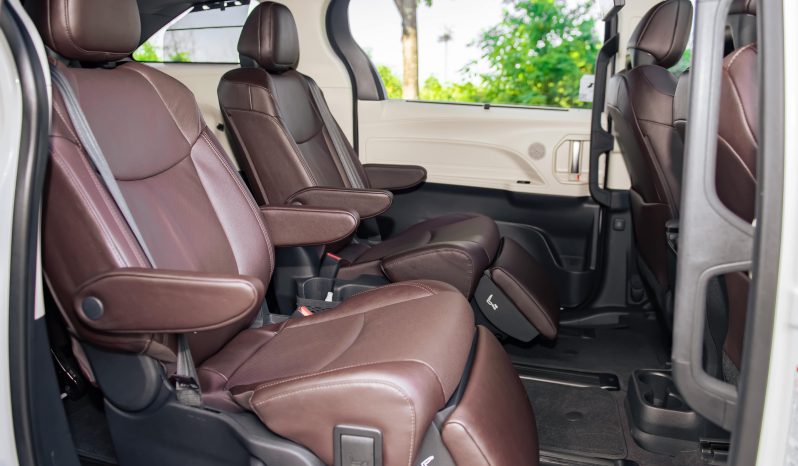 Toyota Sienna Platium 2.5 Hybrid 2021 full