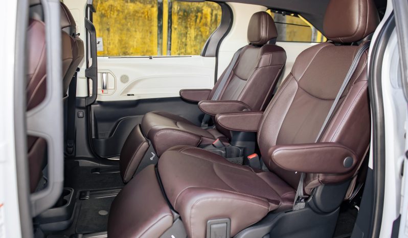 Toyota Sienna Platium 2.5 Hybrid 2021 full