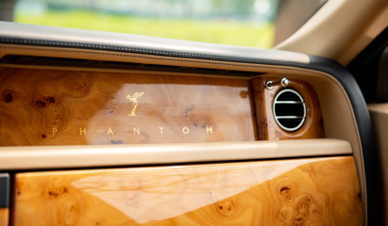 Rolls Royce Phantom VII Series II EWB 2012 full